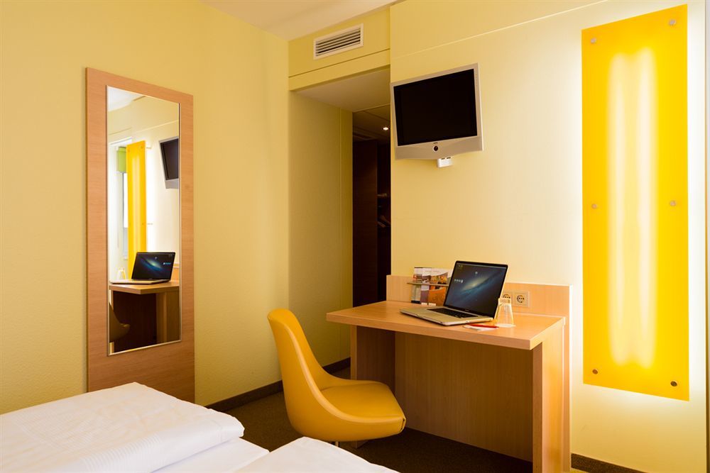 Acomhotel Muenchen-Haar Ngoại thất bức ảnh